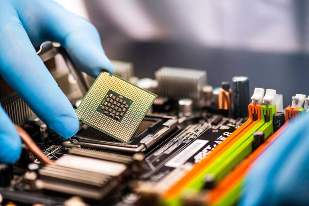 computer_hardware_repair_and_maintenance-AV6wXc.jpg